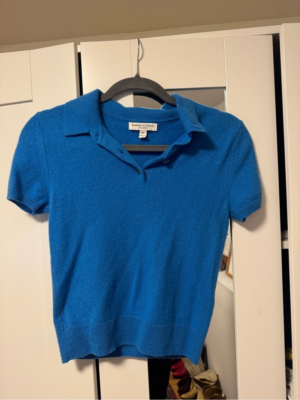 Banana Republic Women’s Bright Blue V-Neck Short-Sleeve Sweater